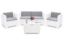 Un set de ratan alb Colorado 2 cu o cutie