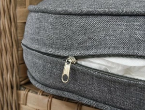 Perne    atât pe șezuturi, cât și pe spătare, groa Perne    atât pe șezuturi, cât și pe spătare, groa