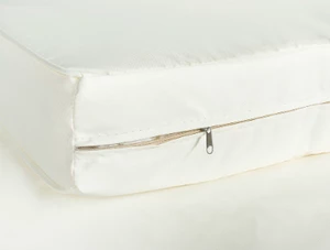 Perne    atât pe șezuturi, cât și pe spătare  groa